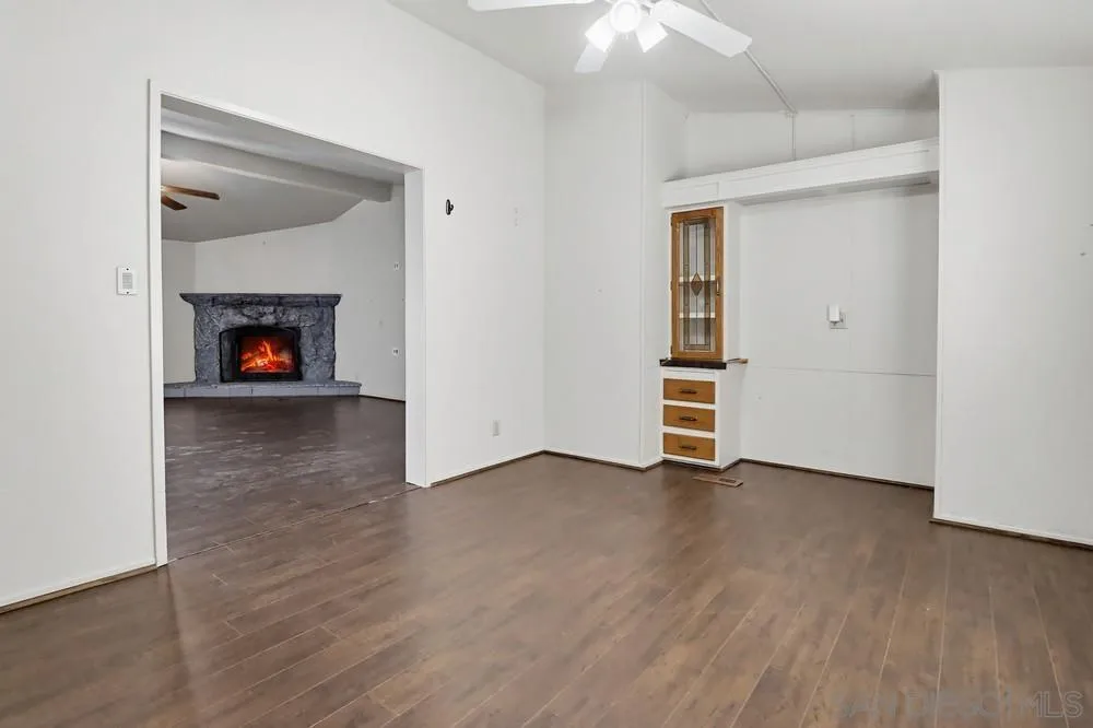 https://cdn.realtyfeed.com/cdn/127/260005910/48beadb84c50bf97966465a48ac1674d.webp