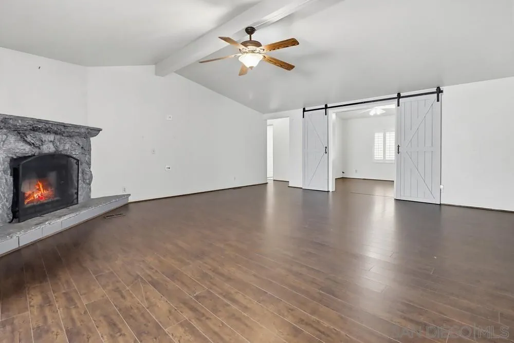 https://cdn.realtyfeed.com/cdn/127/260005910/509dc62c93e5af5a0f3dda5bd4eeaee4.webp