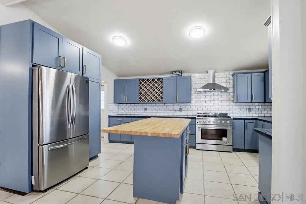 https://cdn.realtyfeed.com/cdn/127/260005910/6074987be416d4ed2e1e881b2ca368a4.webp