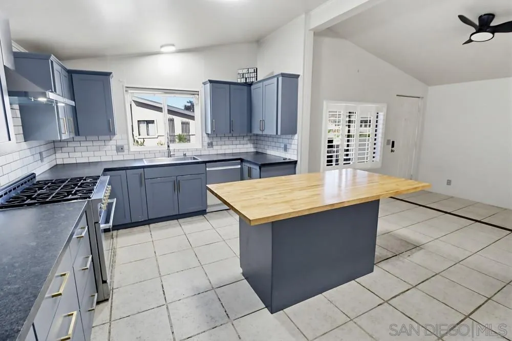 https://cdn.realtyfeed.com/cdn/127/260005910/920bcf550c960d87fff0a781278dbf83.webp