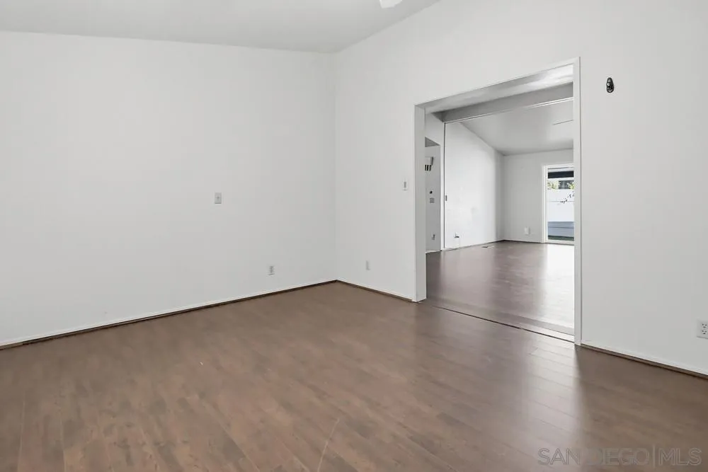 https://cdn.realtyfeed.com/cdn/127/260005910/ac2f78afab05e130597a639a7e92bd13.webp
