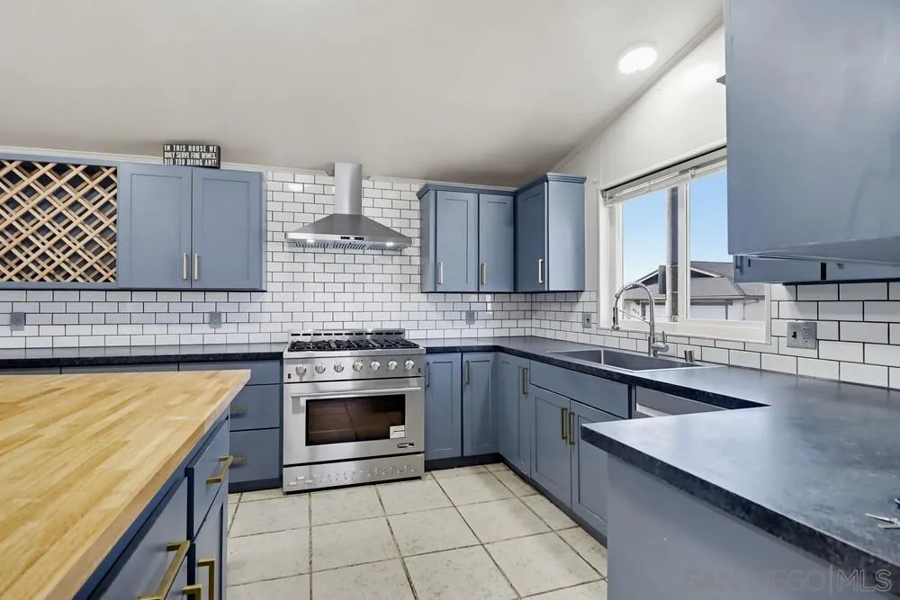 https://cdn.realtyfeed.com/cdn/127/260005910/c313a6d1821727747d87fc92bb9906f3.webp