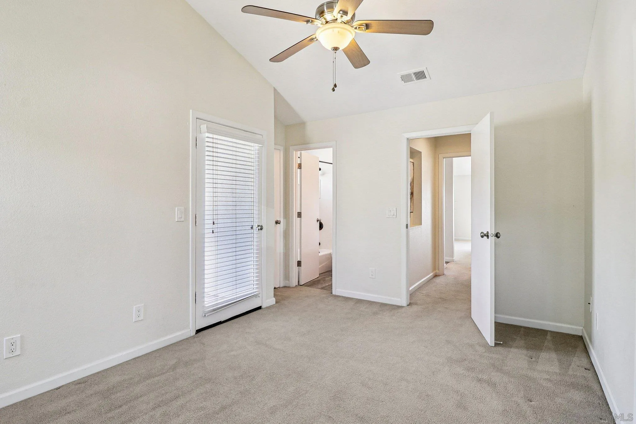 Photo #17: 260005924 Listing: Photo #17