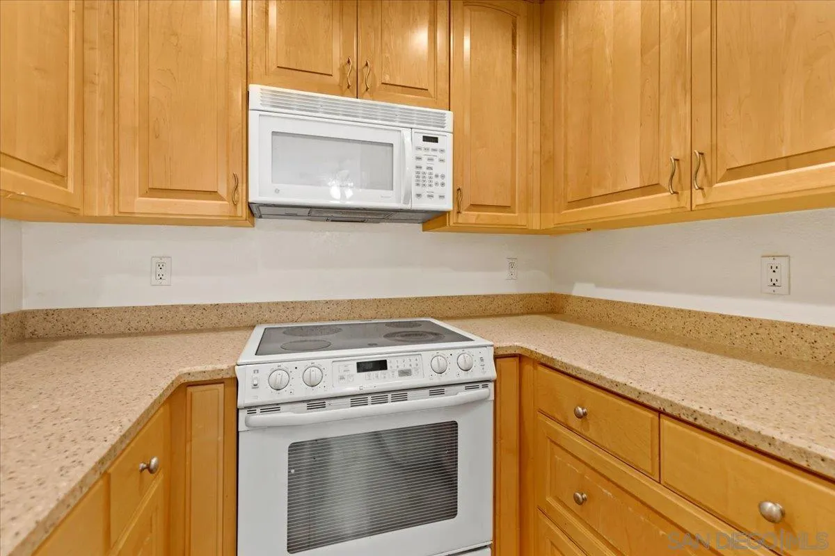 Photo #5: 260005925 Listing: Photo #5