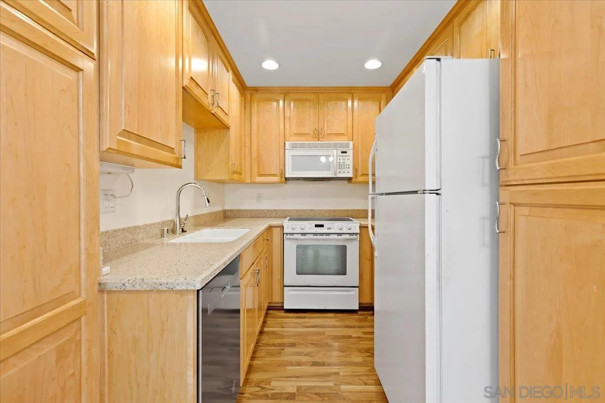 Photo #8: 260005925 Listing: Photo #8