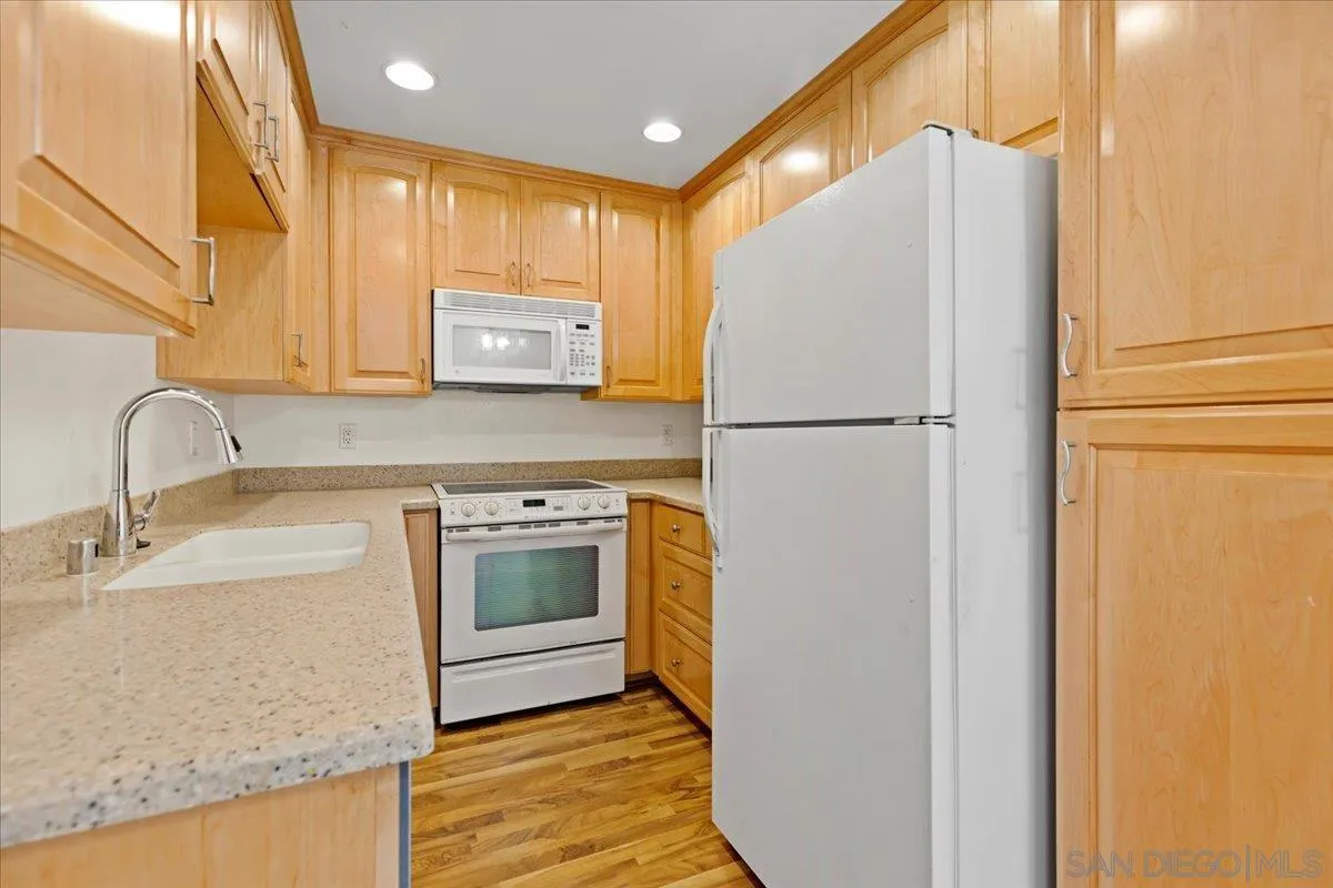 Photo #4: 260005925 Listing: Photo #4