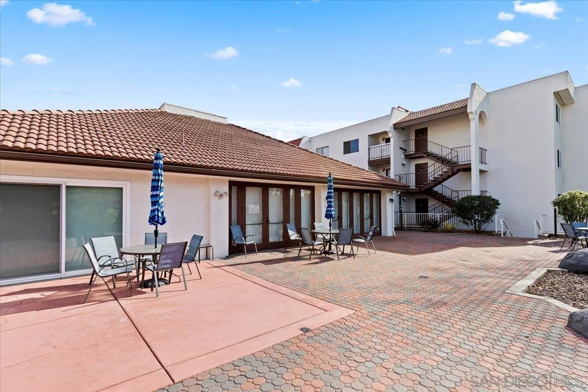 Photo #12: 260005925 Listing: Photo #12