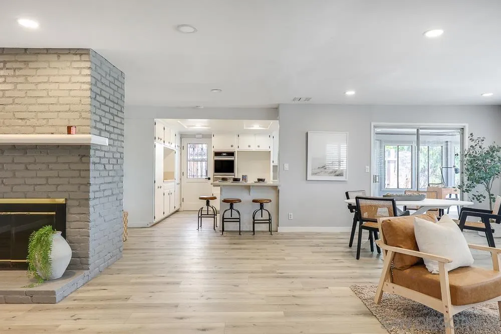 https://cdn.realtyfeed.com/cdn/127/260005928/9bccc82c76768724b6c17a34ef941cca.webp