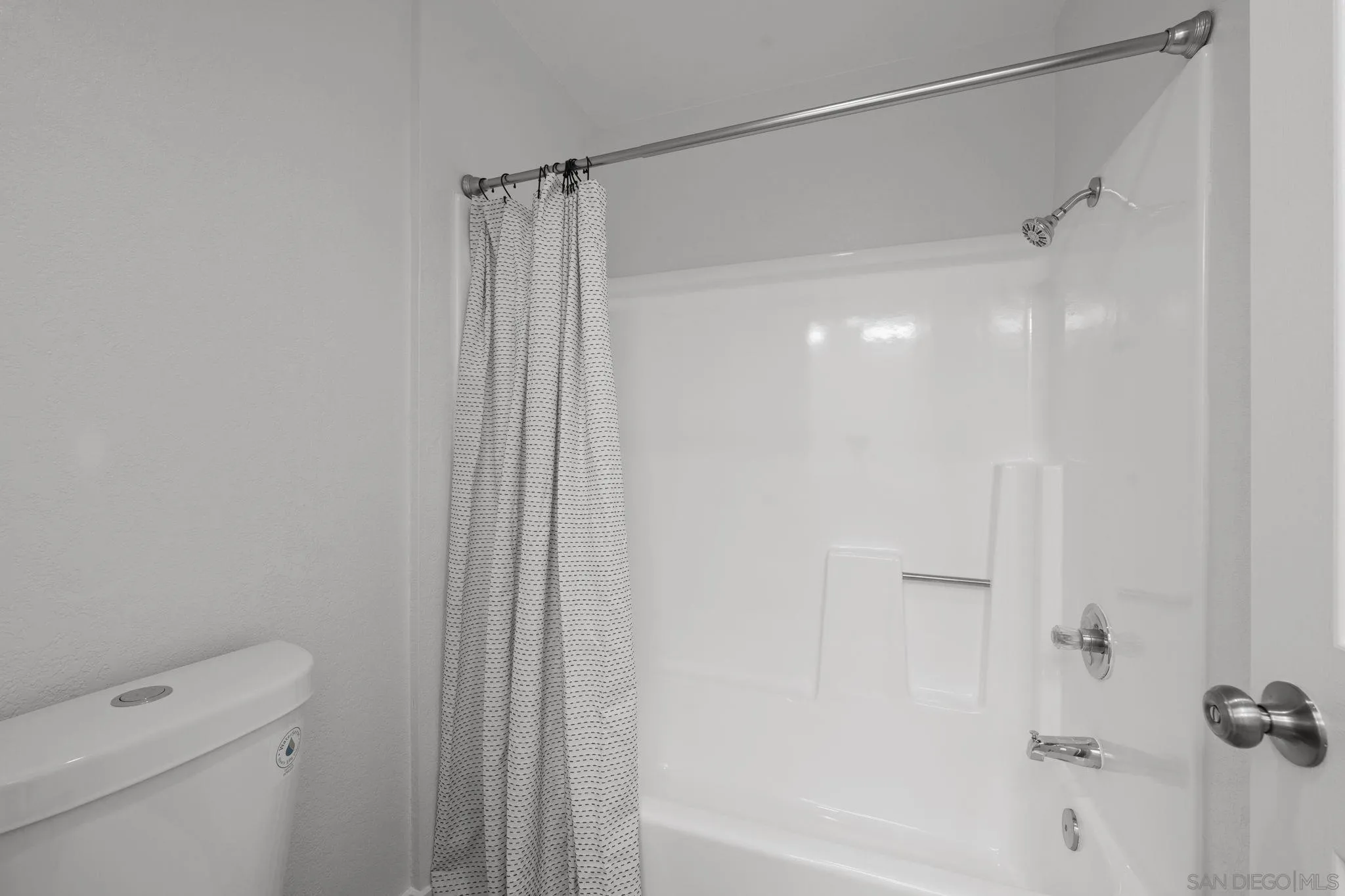 Photo #17: 260005934 Listing: Photo #17