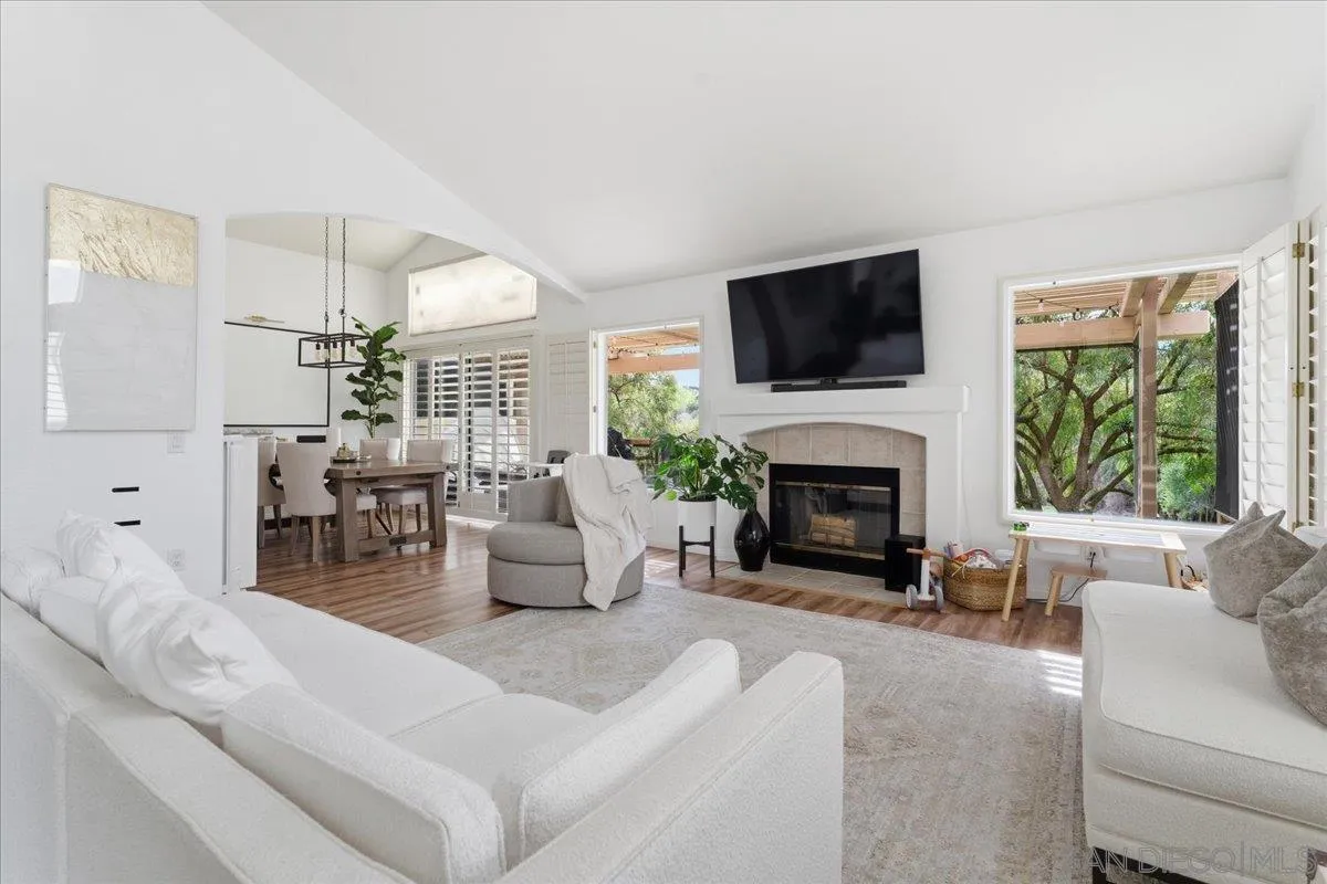 Photo #5: 260005940 Listing: Photo #5