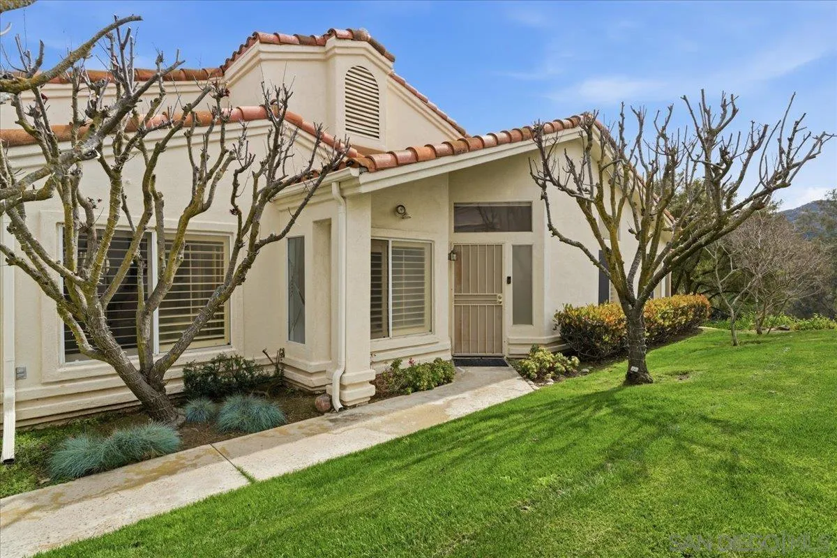 Photo #3: 260005940 Listing: Photo #3