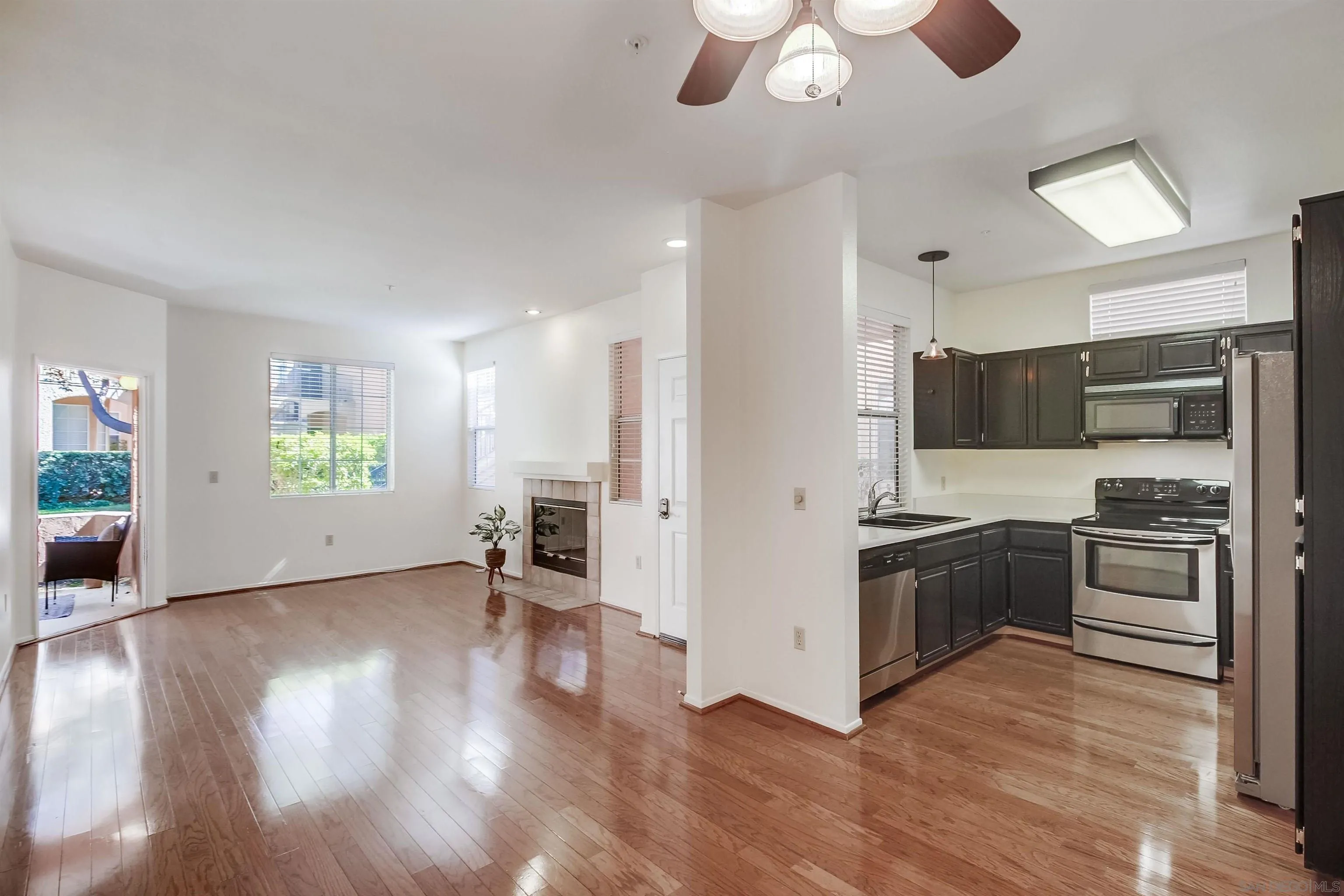 https://cdn.realtyfeed.com/cdn/127/260005948/545d402fa6e840bd0590045694397c57.webp