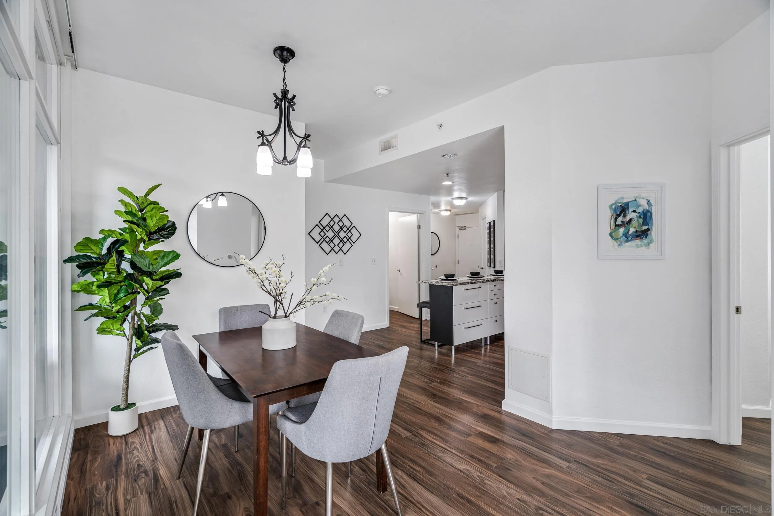 https://cdn.realtyfeed.com/cdn/127/260005949/15e90007a8ea95bfd33794a7691a8515.webp