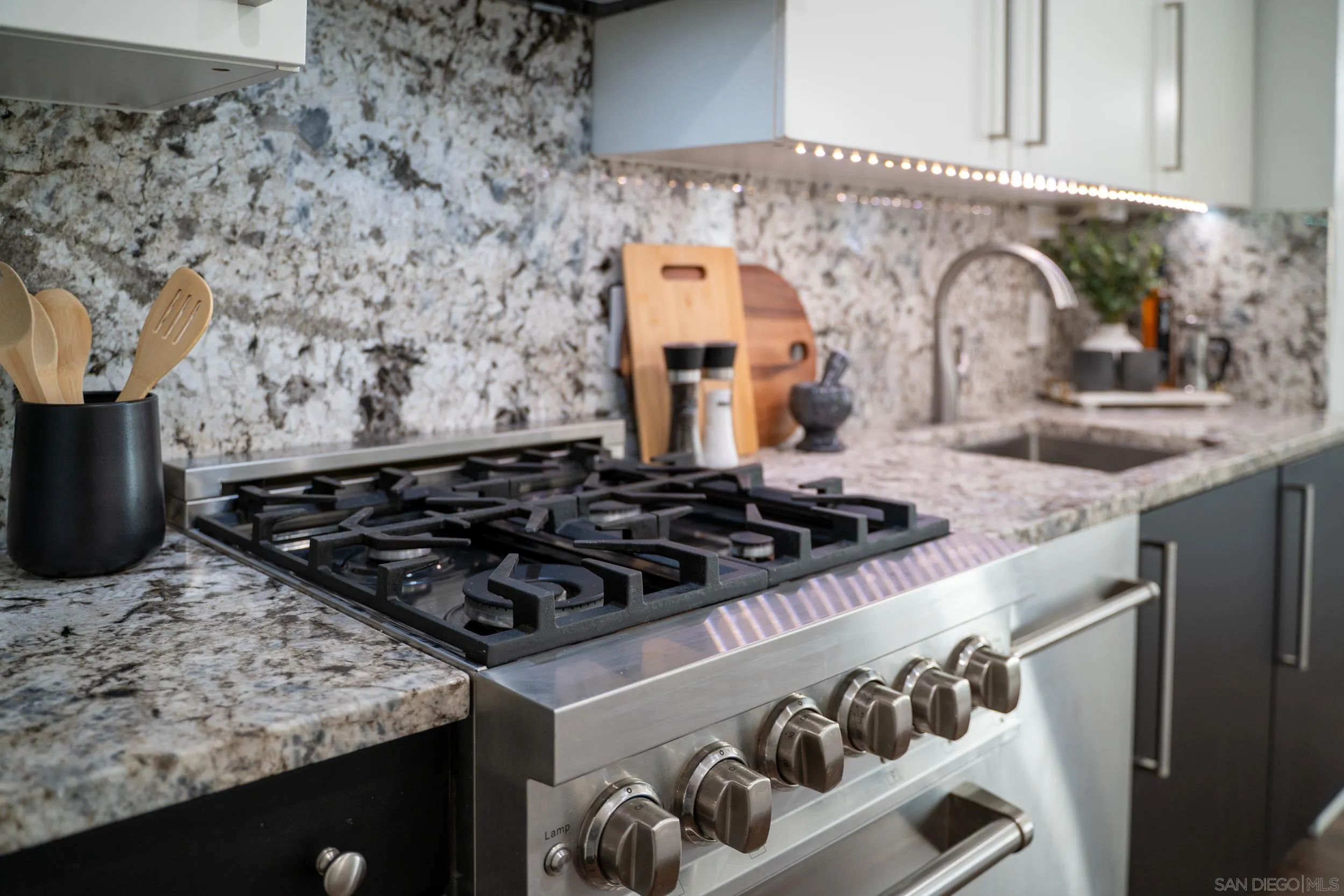 Photo #7: 260005949 Listing: Photo #7