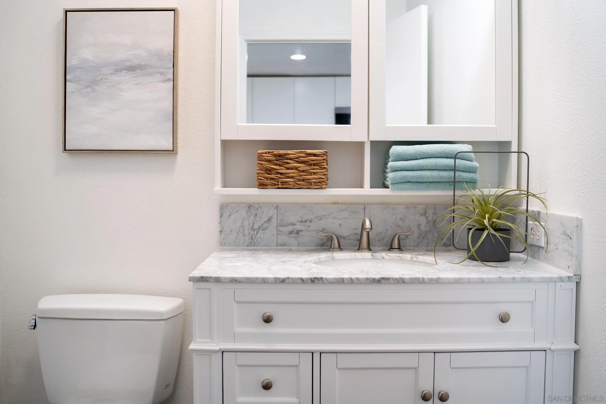 https://cdn.realtyfeed.com/cdn/127/260005949/377c622897b6f3e53cdd9788522b3986.webp