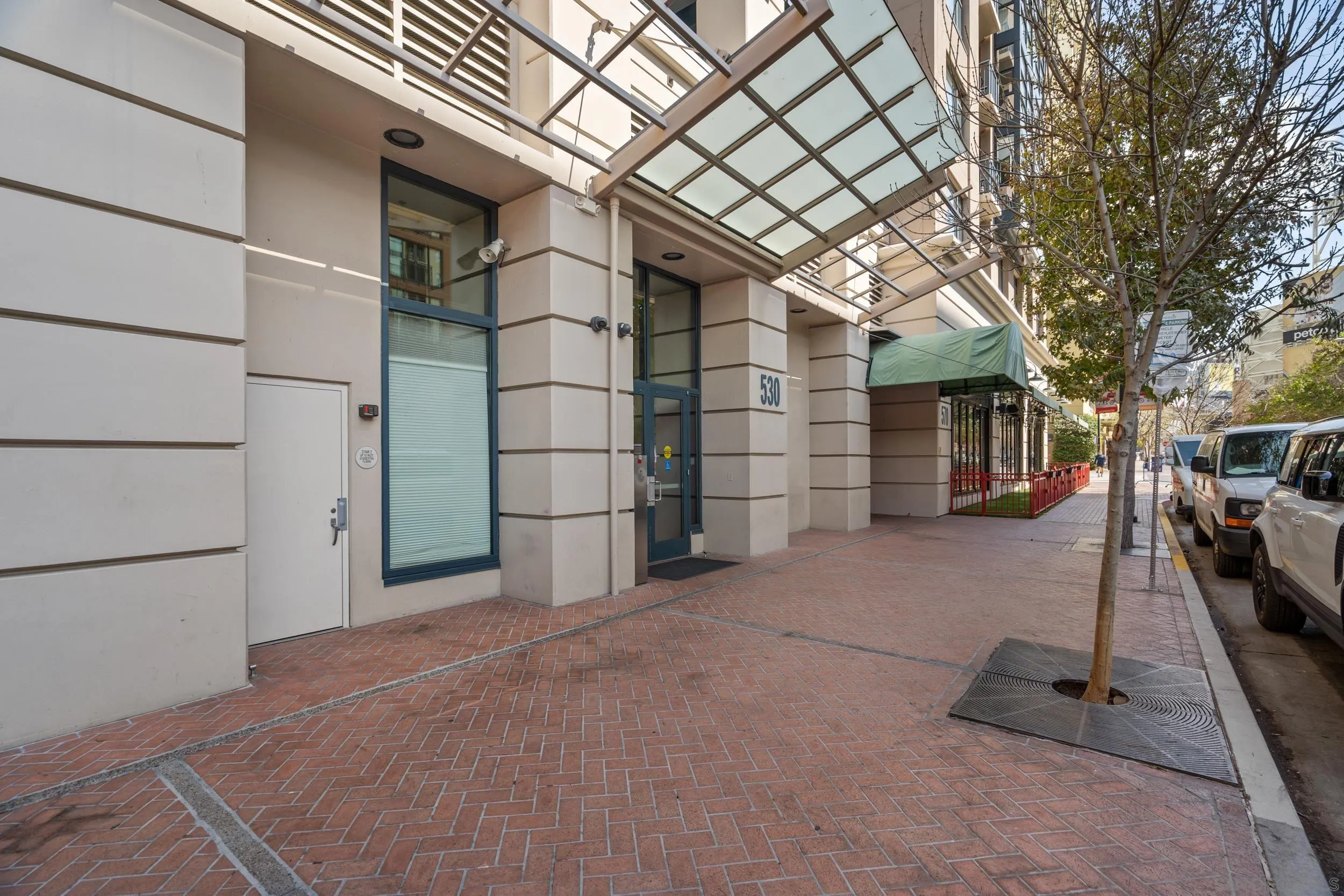 https://cdn.realtyfeed.com/cdn/127/260005949/906a6f4cfb7ce198c88455dd359120db.webp