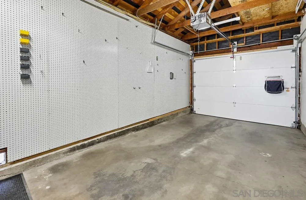 https://cdn.realtyfeed.com/cdn/127/260005950/697428806b3a905320b3f59db404c2ce.webp