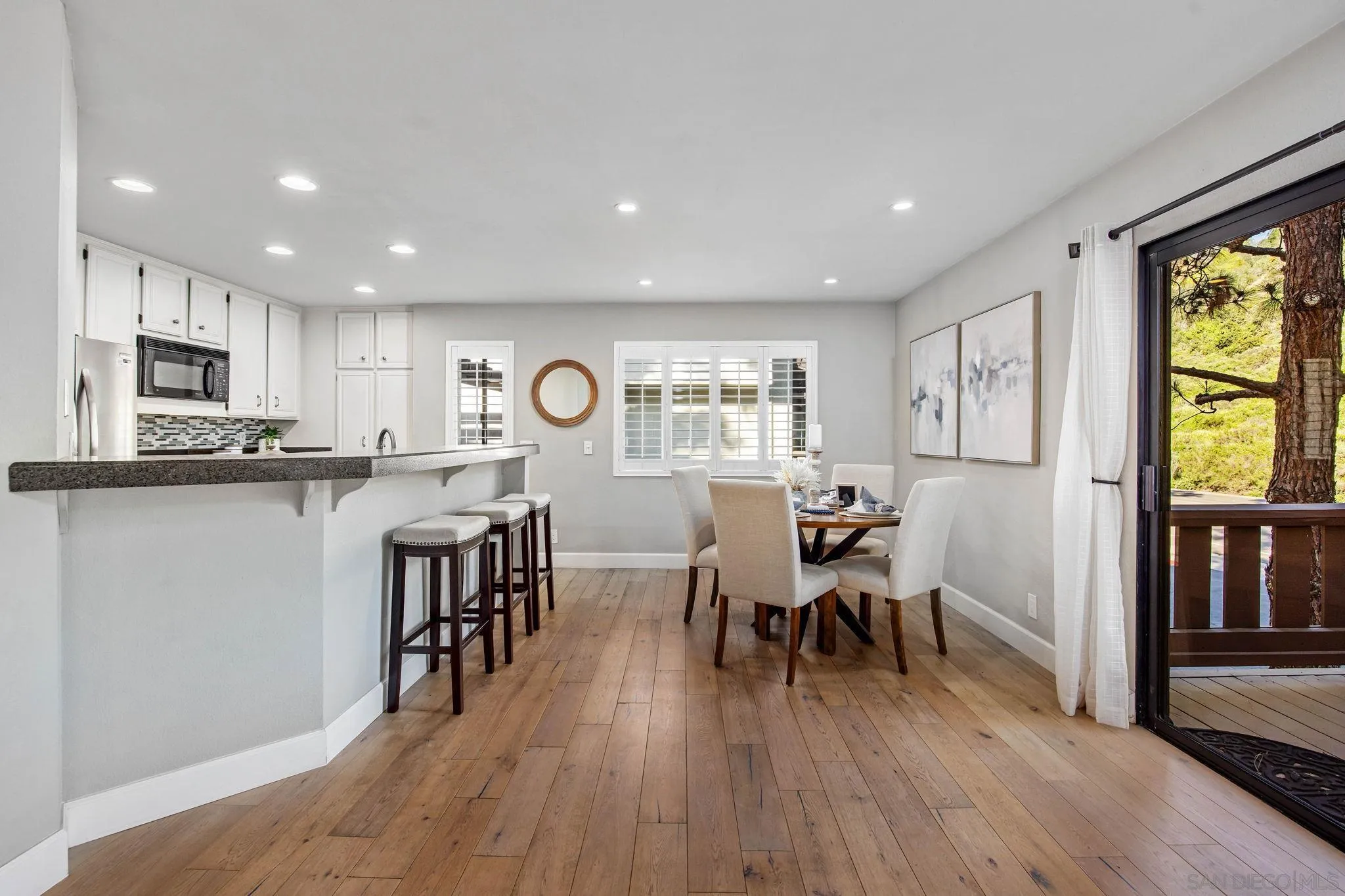 https://cdn.realtyfeed.com/cdn/127/260005956/5552123ab53cd851de0c52bc89e48485.webp