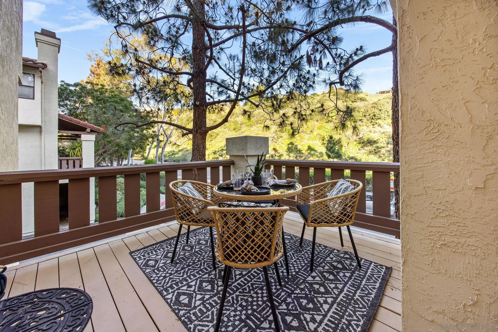 https://cdn.realtyfeed.com/cdn/127/260005956/dc5b7acf4557308978fbd7cdf6dc21c0.webp