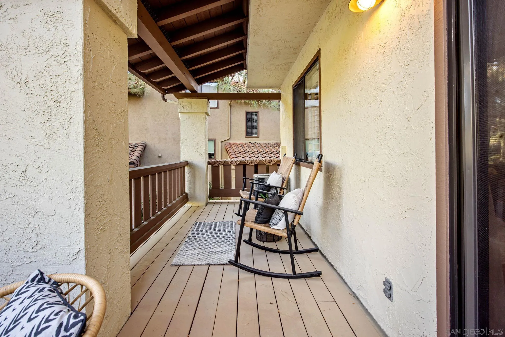 https://cdn.realtyfeed.com/cdn/127/260005956/ea245950898b93218bfe155edf1184e5.webp