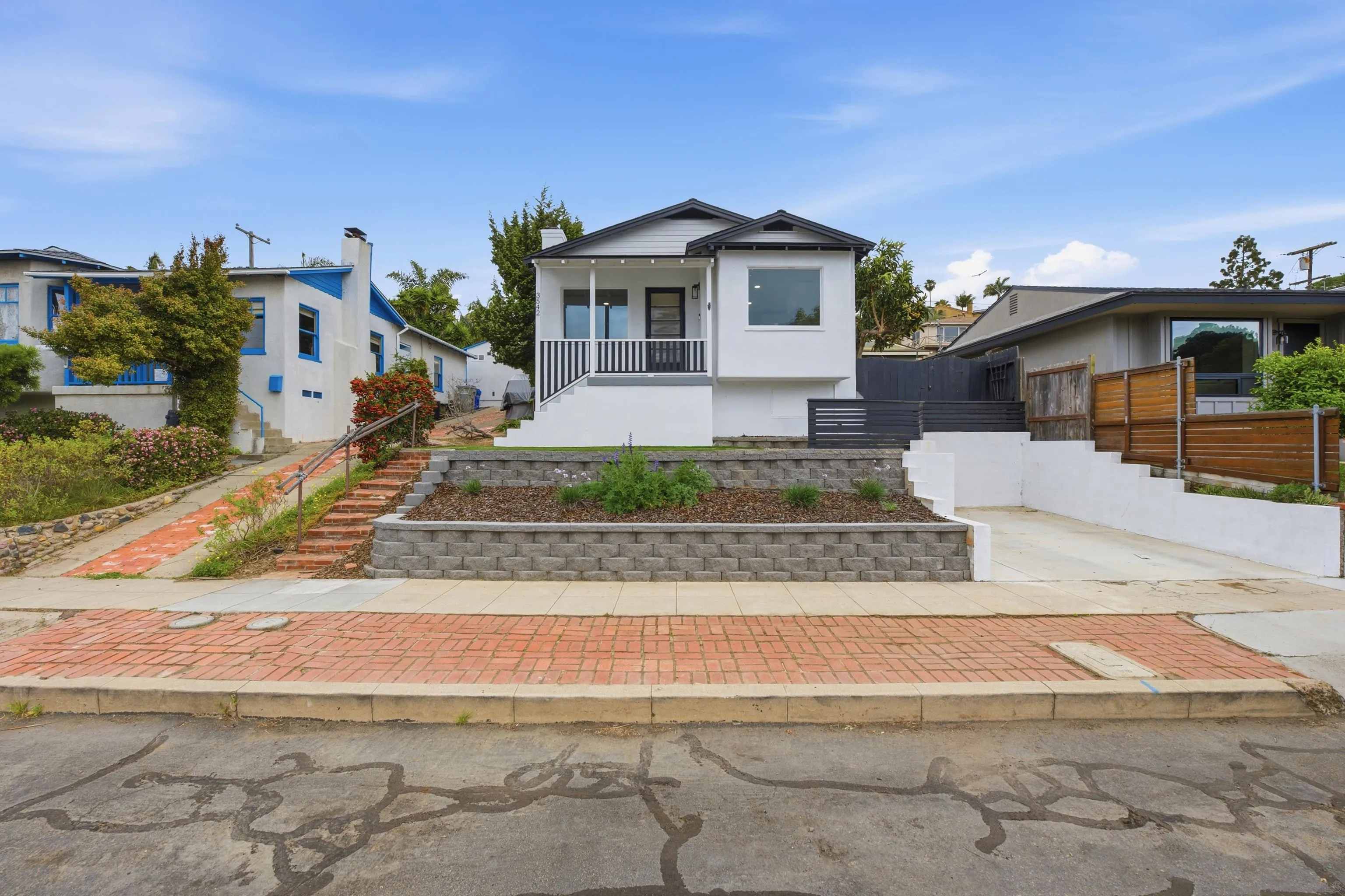 https://cdn.realtyfeed.com/cdn/127/260005960/28f567a2ba71bf3322ae556c18e17223.webp