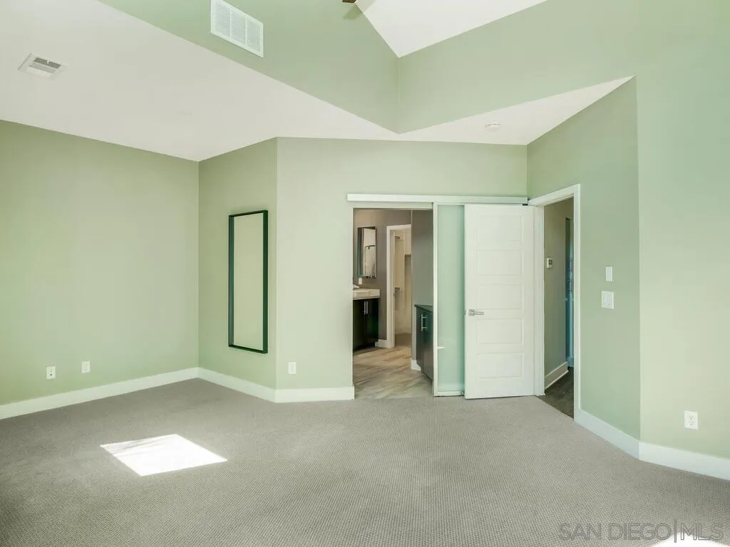 Photo #17: 260005975 Listing: Photo #17