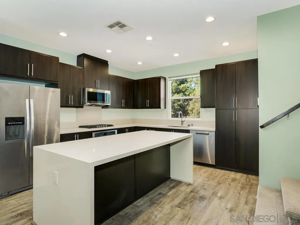 Photo #9: 260005975 Listing: Photo #9