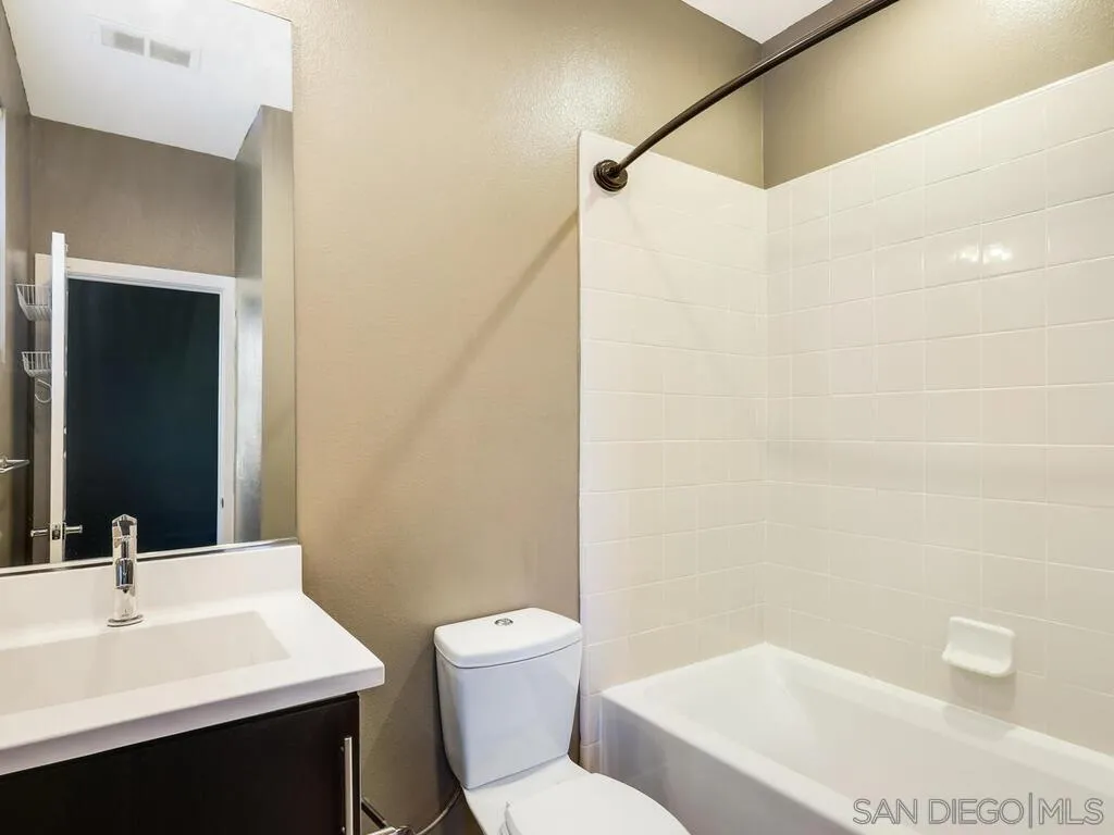 Photo #23: 260005975 Listing: Photo #23