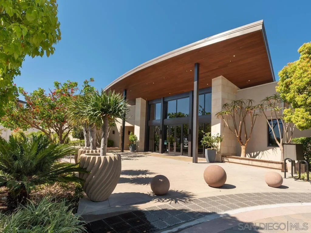 Photo #34: 260005975 Listing: Photo #34