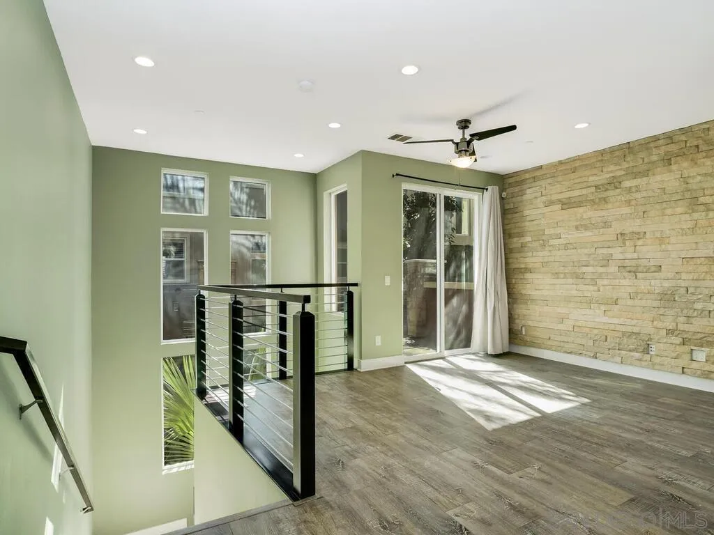 Photo #2: 260005975 Listing: Photo #2