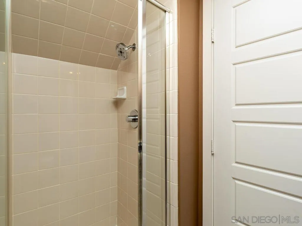 Photo #27: 260005975 Listing: Photo #27