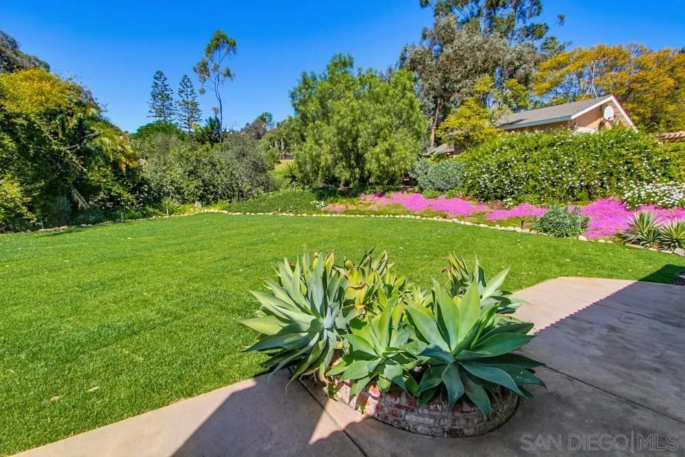 https://cdn.realtyfeed.com/cdn/127/260005978/6eb208634ee117094468b27d952c3d58.webp