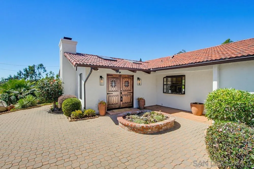 https://cdn.realtyfeed.com/cdn/127/260005978/dc17608202632feea1c7a78dcd37fd6a.webp