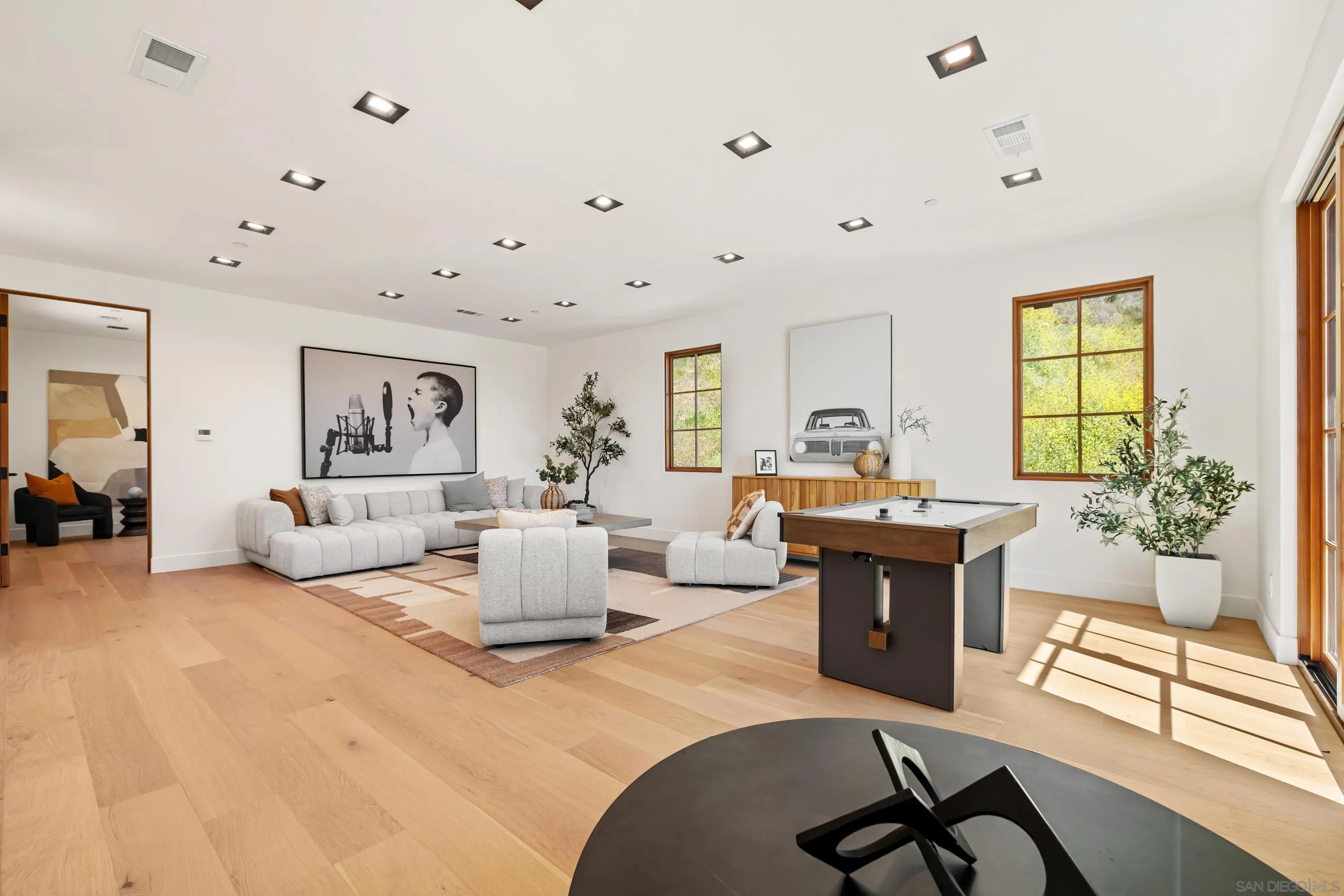 https://cdn.realtyfeed.com/cdn/127/260005984/9fabc6788bc172fc82ae016b52afc7f0.webp