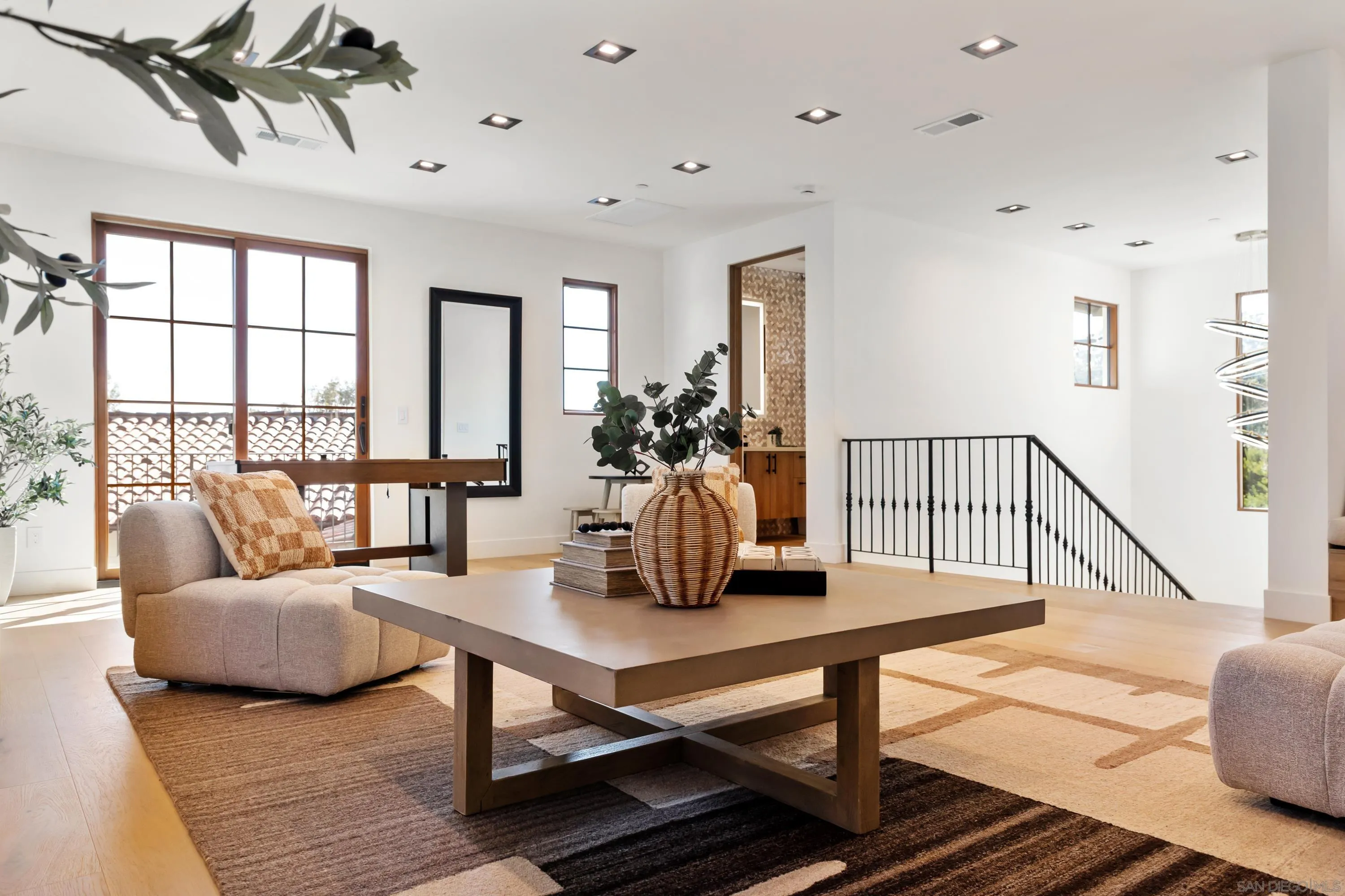 https://cdn.realtyfeed.com/cdn/127/260005984/edfa86cd499ad2ce7b9820821d41d63c.webp