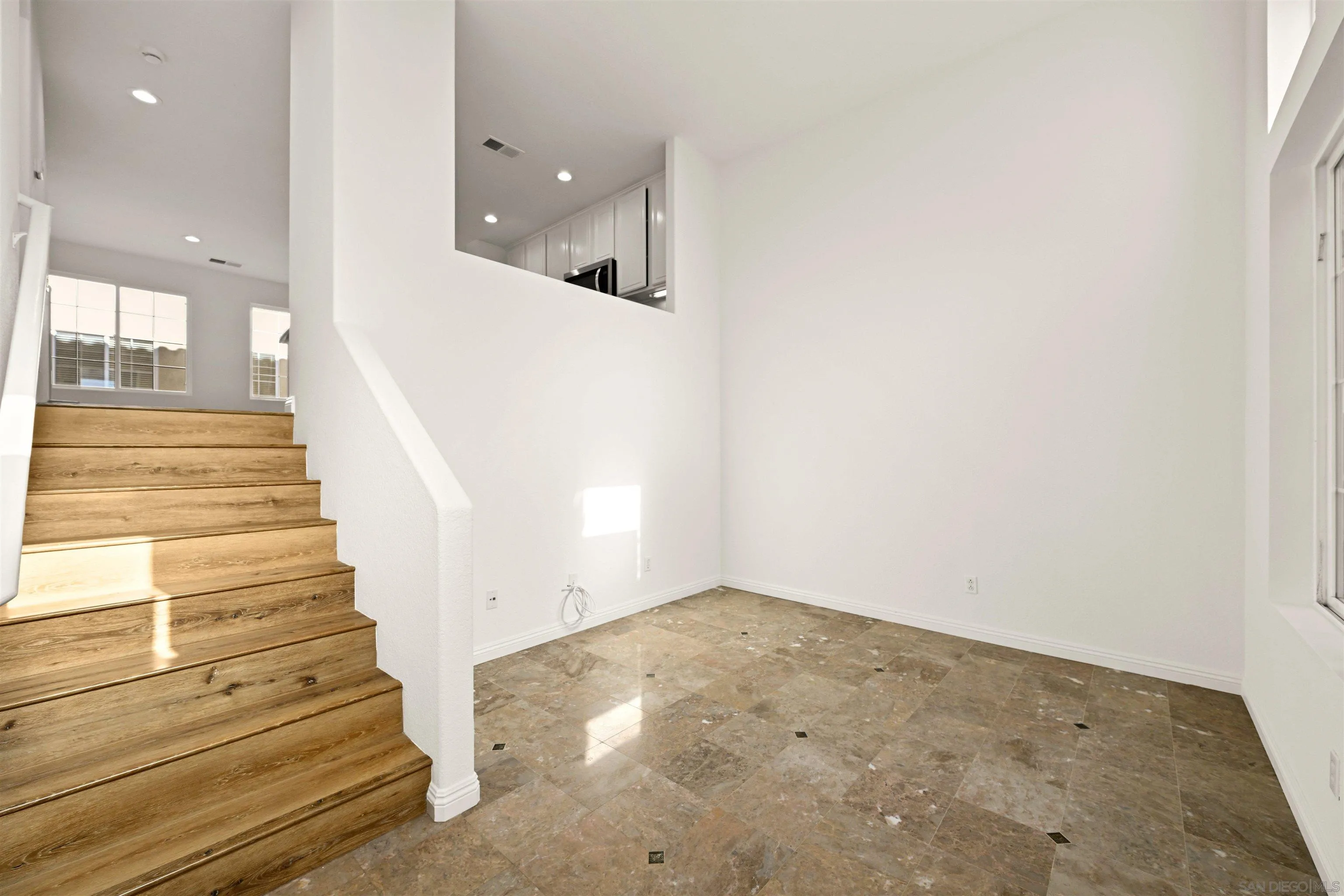 Photo #5: 260005986 Listing: Photo #5