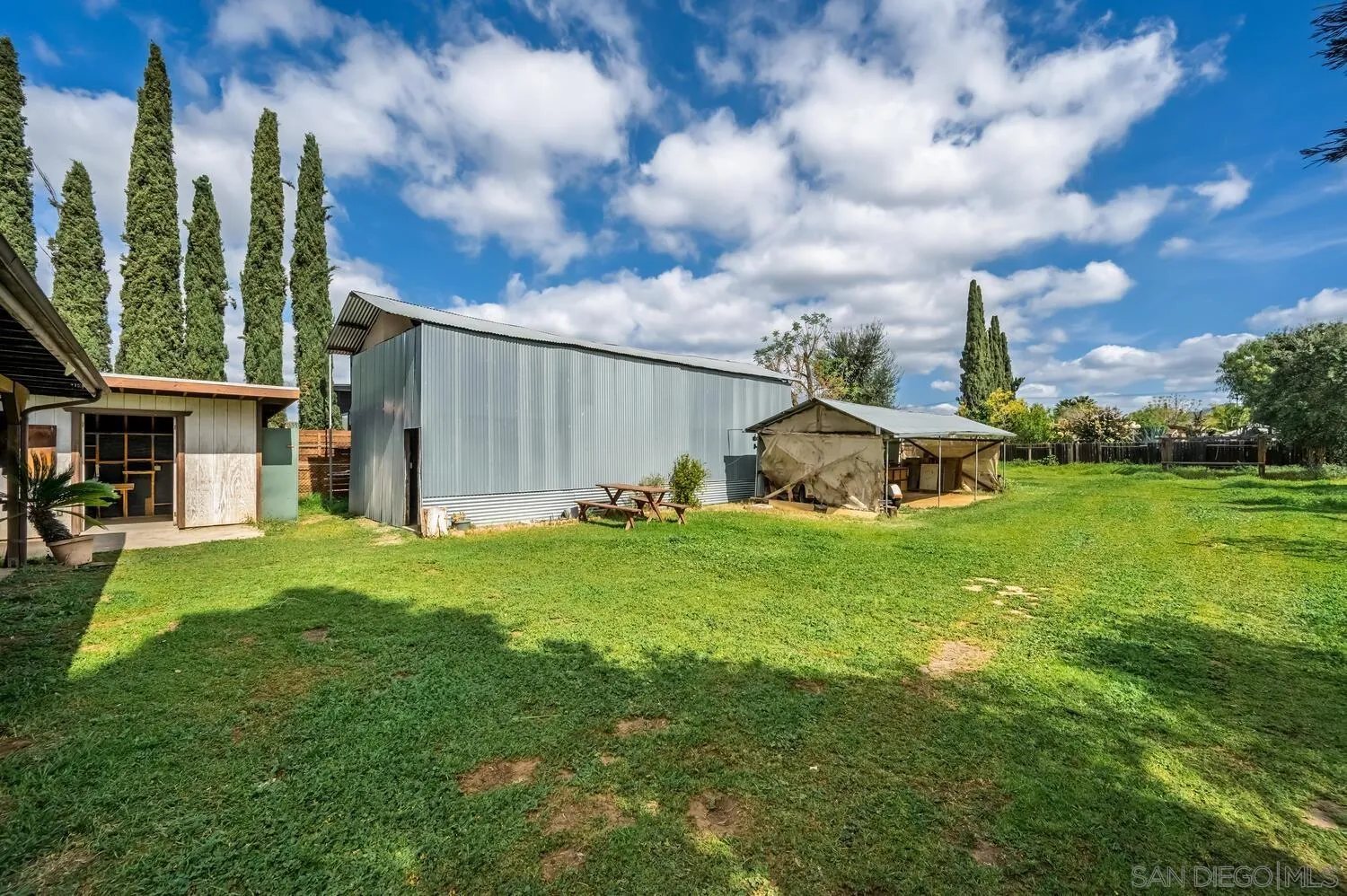 https://cdn.realtyfeed.com/cdn/127/260005994/6684aae6f3734bece23e5c18f4b6a185.webp