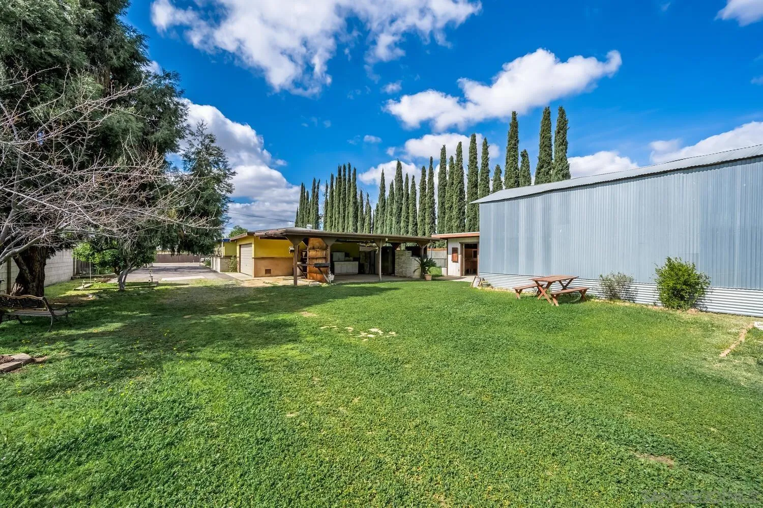 https://cdn.realtyfeed.com/cdn/127/260005994/80e71b4fd52941581064619bdda09da6.webp