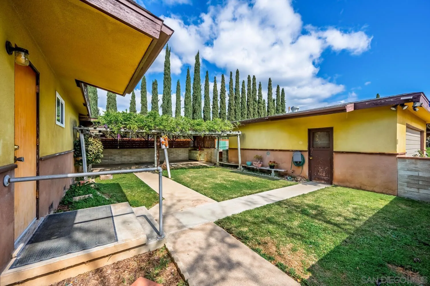 https://cdn.realtyfeed.com/cdn/127/260005994/8e7e94b3dd22a423311d5449e78c98da.webp