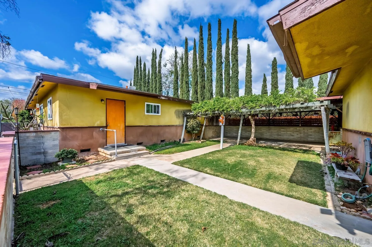 https://cdn.realtyfeed.com/cdn/127/260005994/990e62b05e06158e98be2600c640b4f0.webp