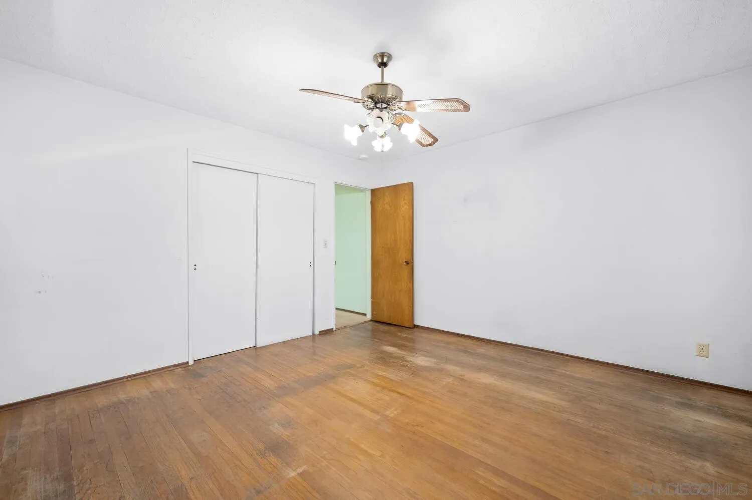 https://cdn.realtyfeed.com/cdn/127/260005994/b1892c256d9d58723a51fe9bf4857d16.webp