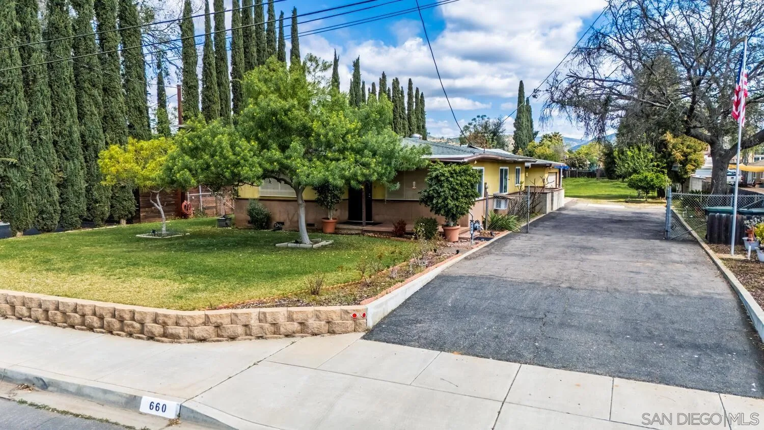 https://cdn.realtyfeed.com/cdn/127/260005994/e624a13cc07e1726d4e5206a790b561c.webp