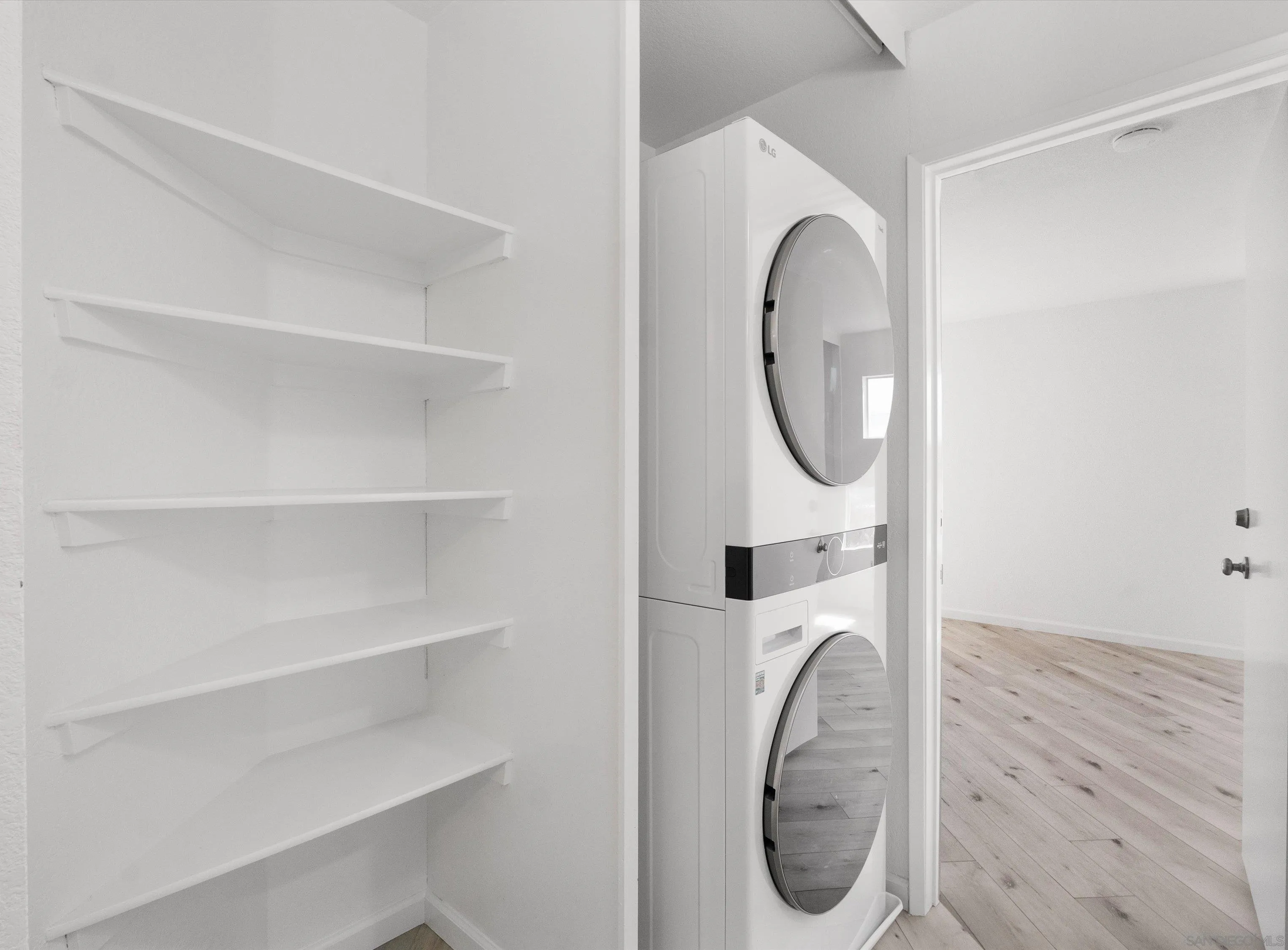 https://cdn.realtyfeed.com/cdn/127/260005995/703f37826212606586b0a6520b56ce06.webp