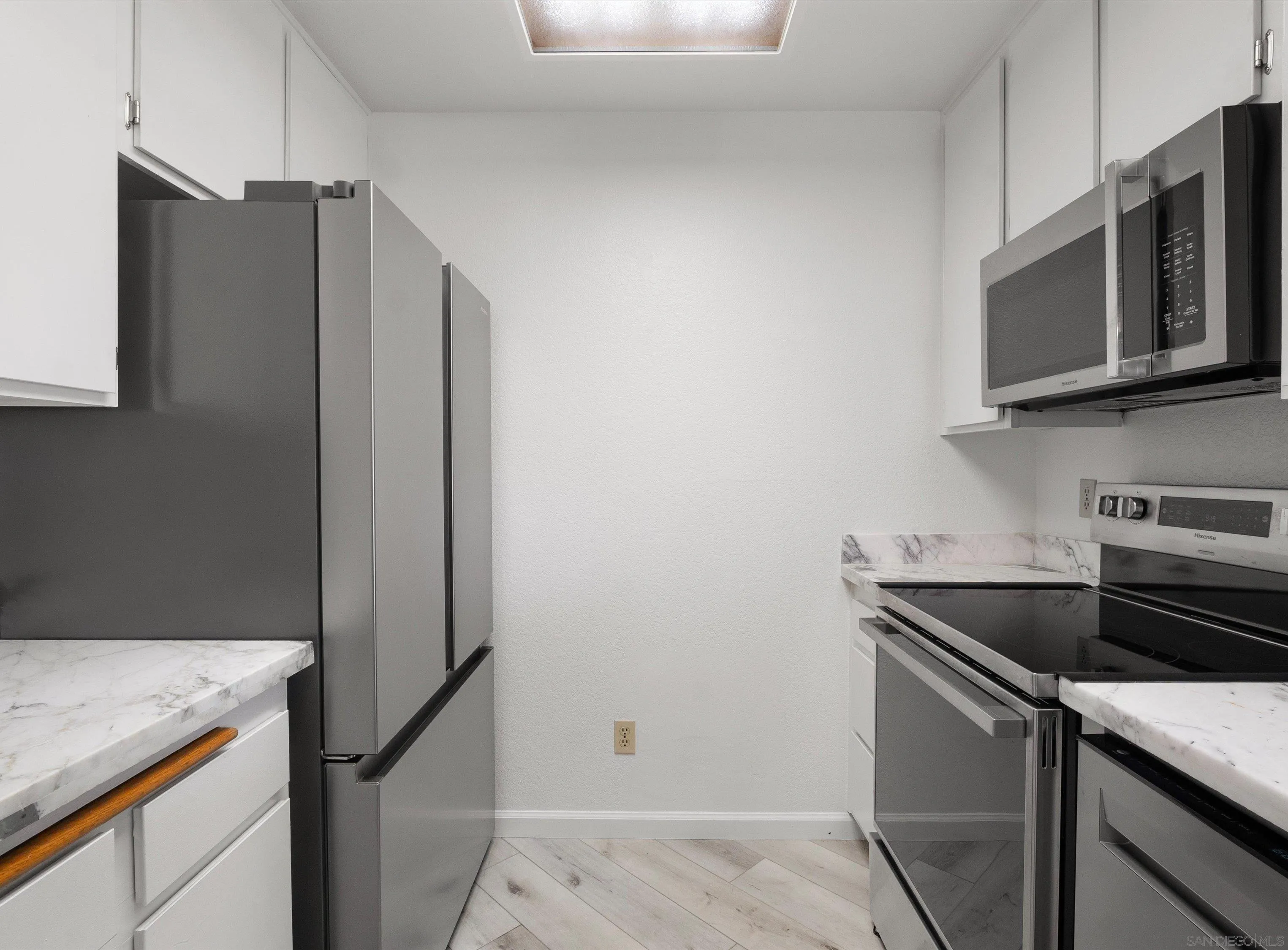 https://cdn.realtyfeed.com/cdn/127/260005995/ec0f325d7eee1f649348626947930c1b.webp