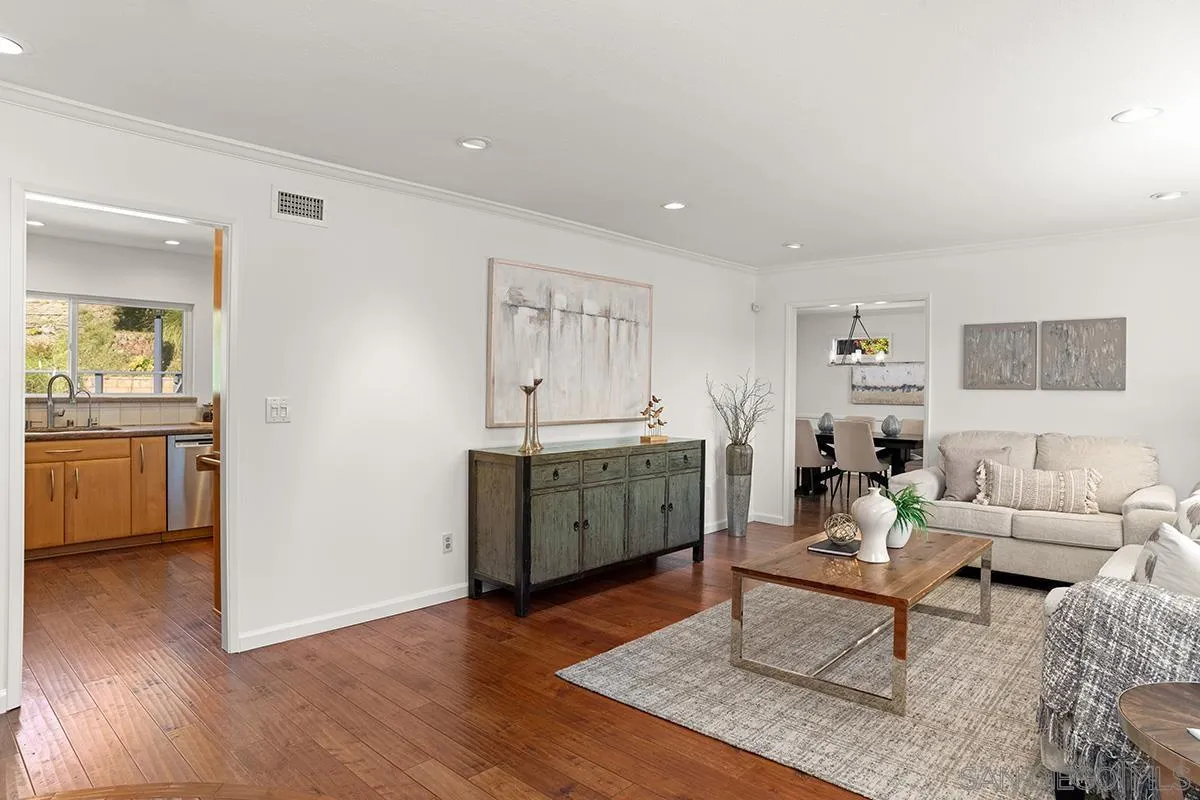 https://cdn.realtyfeed.com/cdn/127/260006002/ac727e27e65971d8053deb531147c14c.webp