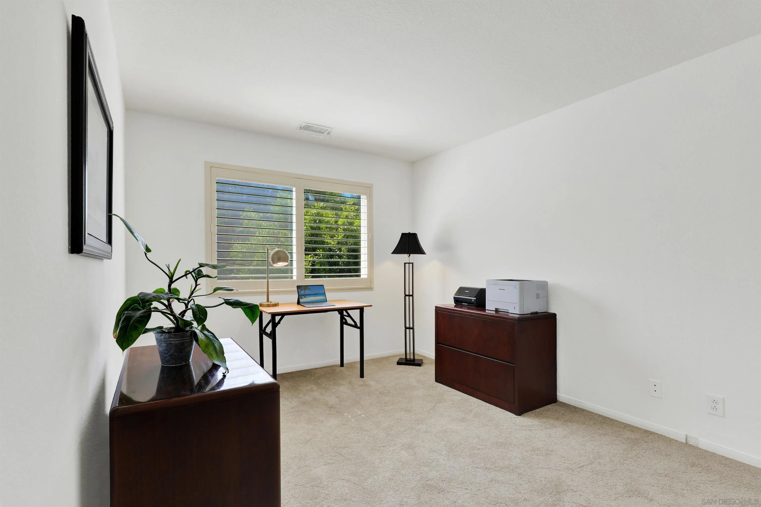 https://cdn.realtyfeed.com/cdn/127/260006004/0dea645c235694f9359fb78d162f2e78.webp