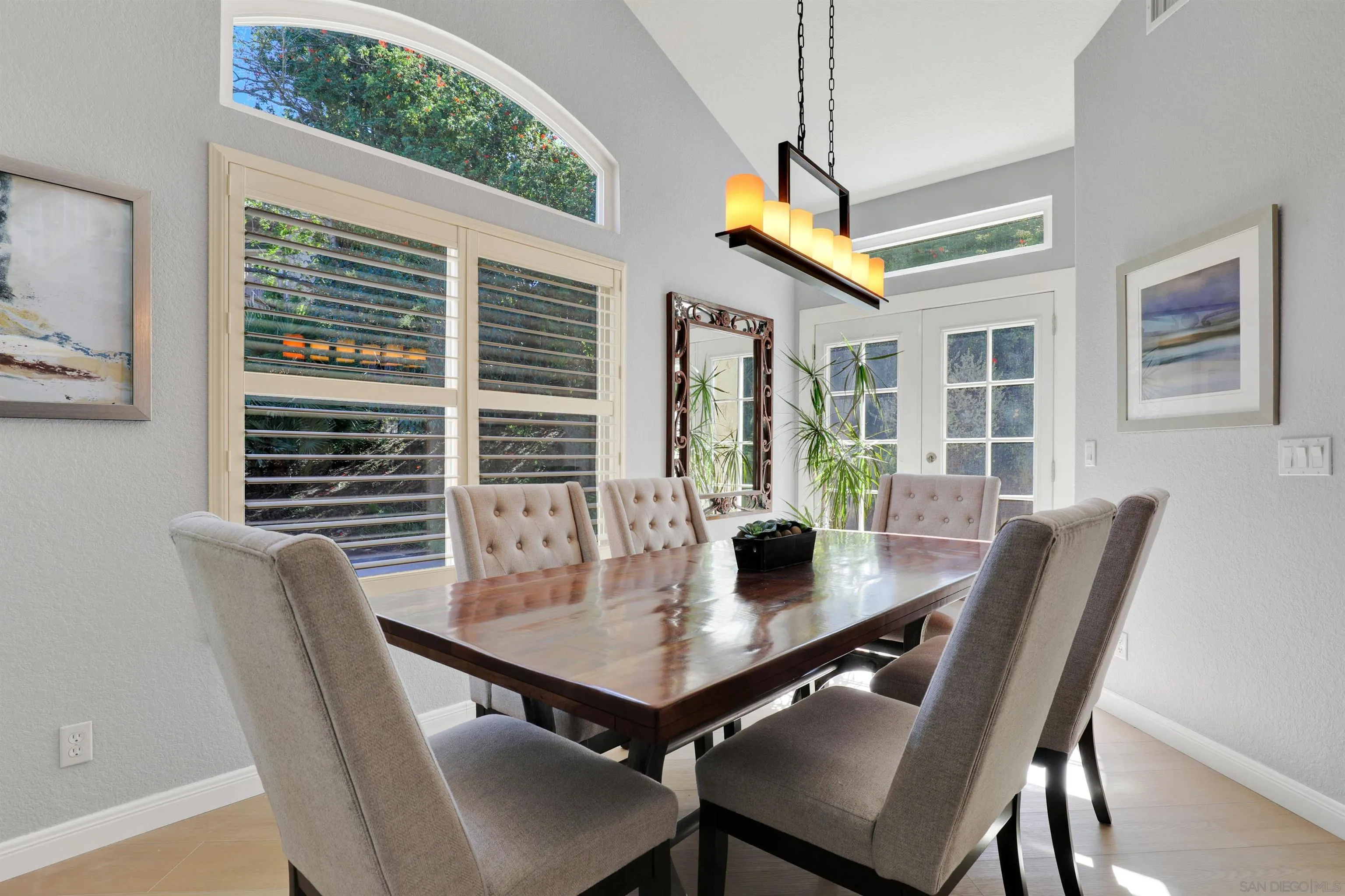 https://cdn.realtyfeed.com/cdn/127/260006004/c77565eb6eda8ed89fdf1ef754f21a8c.webp