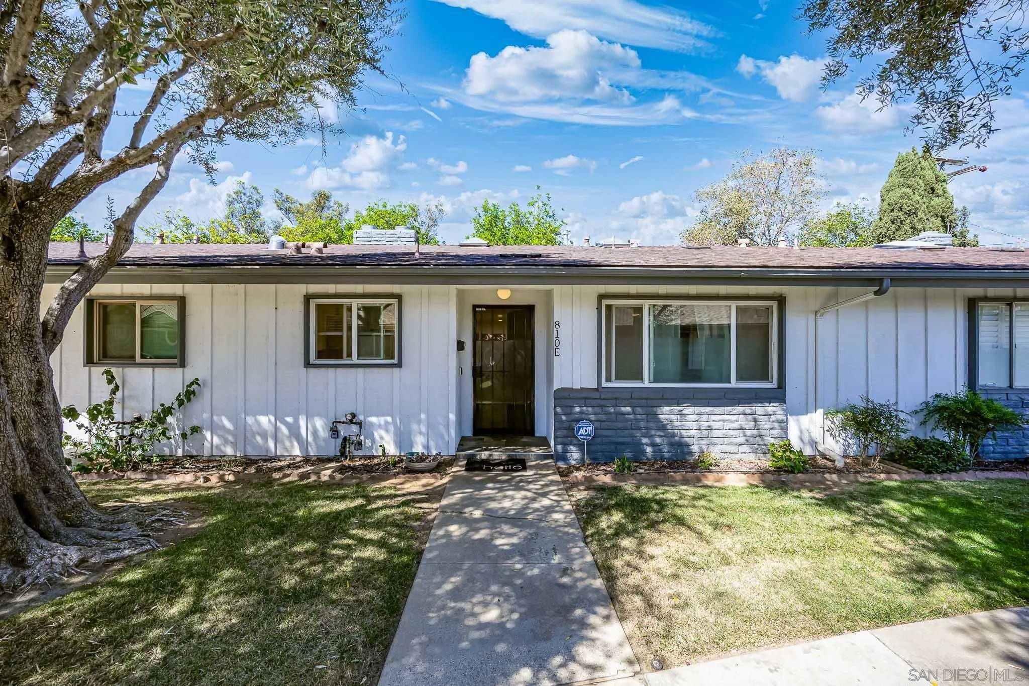 Photo #2: 260006005 Listing: Photo #2