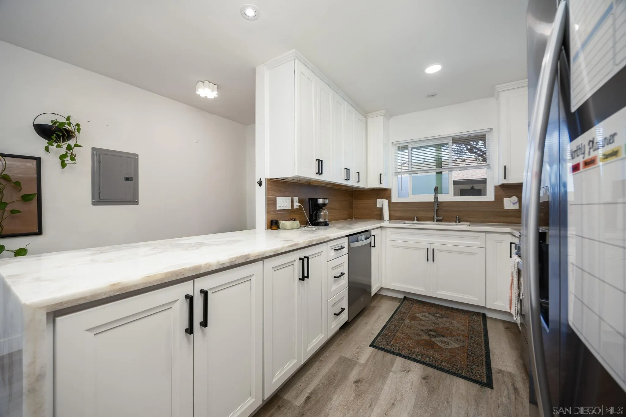 Photo #9: 260006005 Listing: Photo #9