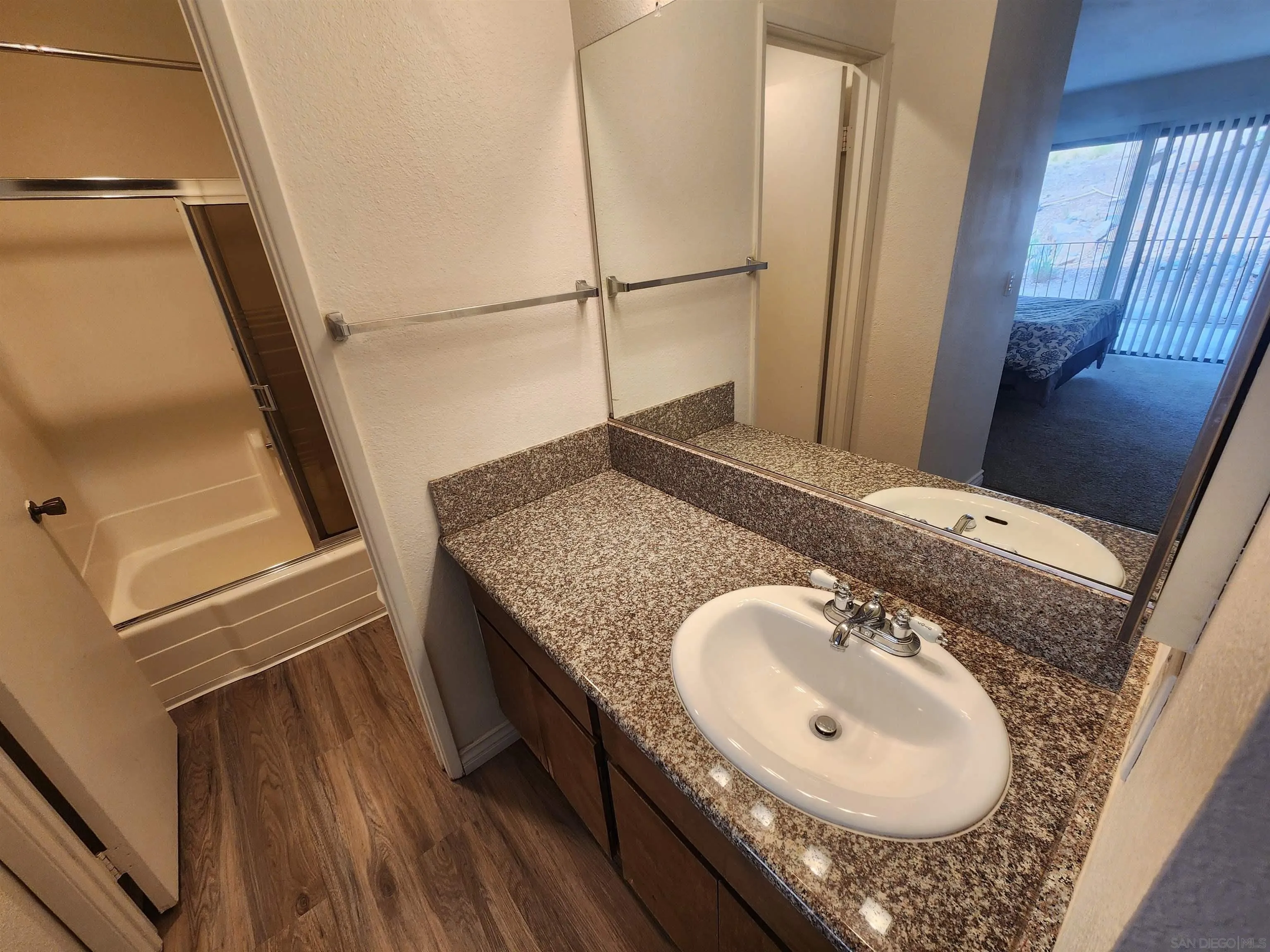 https://cdn.realtyfeed.com/cdn/127/260006007/06e23e36b674f2feda6d91fd5f12ad7e.webp